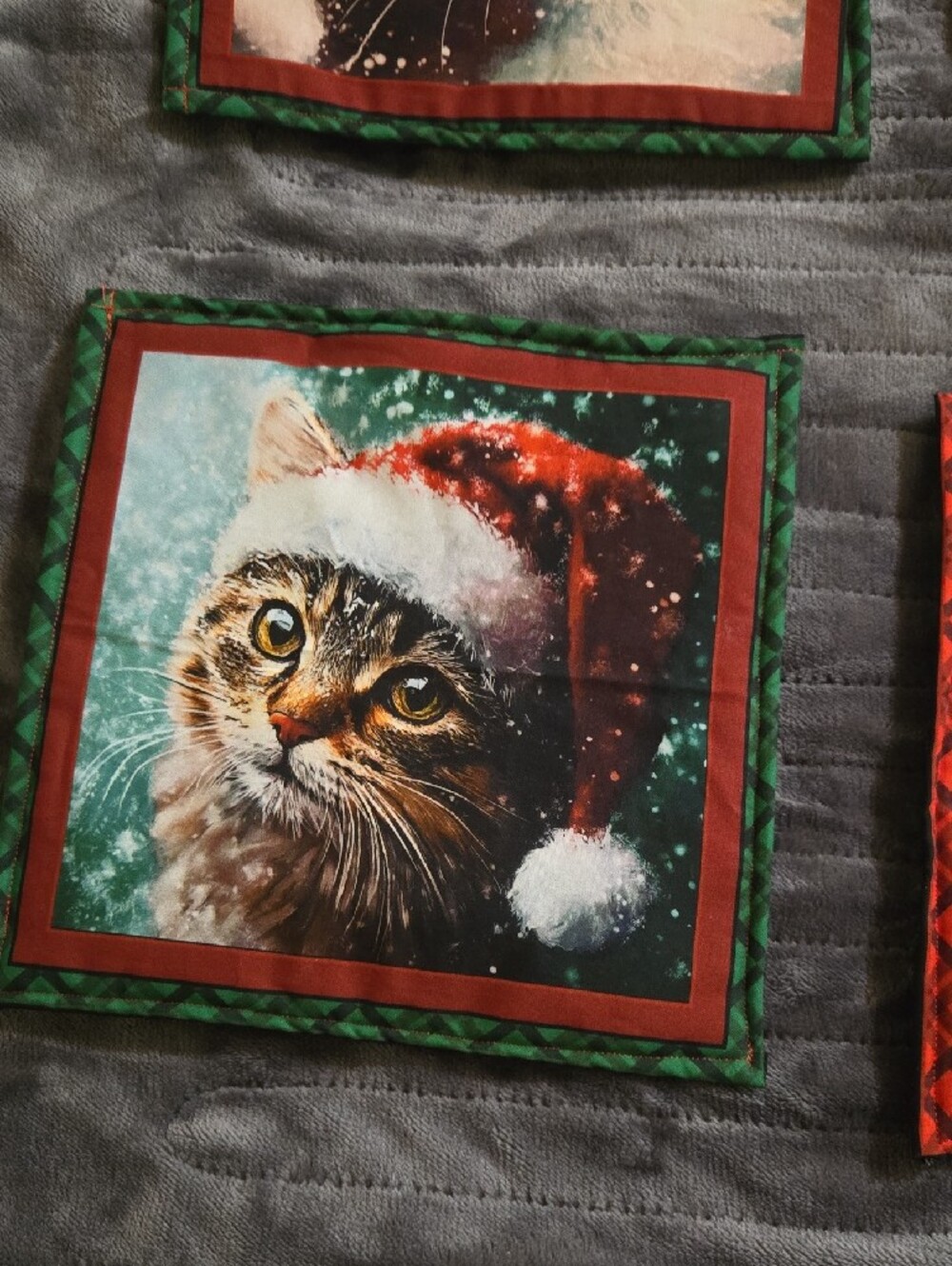 Holiday Cloth Trivet WithCat Print Fabric - Red & Green Christmas - Picture 7 of 7
